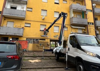 Iniziati i lavori per l’abbattimento del Ferro di cavallo (foto e video)