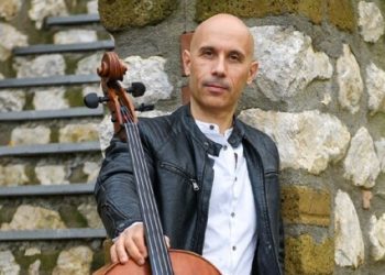 Un violoncellista abruzzese guiderà il Musical Square a Milano