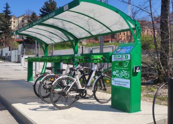 Mobilità sostenibile e città green, all’Aquila riattivato il servizio delle biciclette condivise