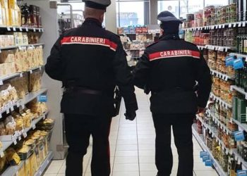 È una pensionata la donna abruzzese che ha tentato di rubare pane: i carabinieri le hanno pagato la spesa