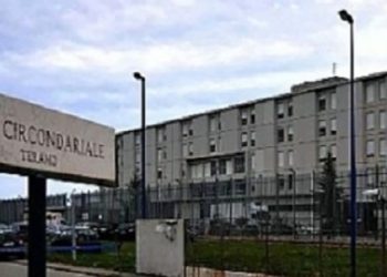 Sit-in davanti al carcere di Teramo, assolti 17 manifestanti accusati di aver occupato un’aerea privata