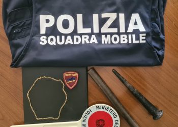 Anziana truffata e derubata da banda di ladre: arrestata una, ora caccia alle complici