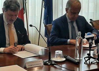 In Abruzzo arriva il Nue 112, numero unico per le emergenze: Piantedosi firma il protocollo (foto)