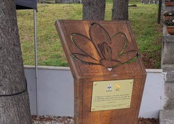 Posizionata nel Parco della Memoria la stele “Oltre 6.3” realizzata dall’accademia di Belle Arti dell’Aquila