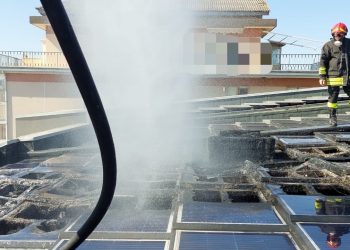 Incendio pannelli fotovoltaici a Pescara: intervento dei vigili del fuoco