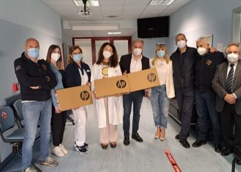 Solidarietà e comunità unita: alla Asl dell’Aquila arrivano computer in dono
