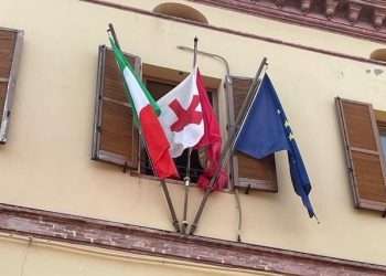 Sventola la bandiera della Croce rossa a Giulianova per la giornata mondiale dell’associazione