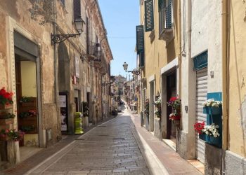 A Città Sant’Angelo parte la festa del fiore e piante da giardino