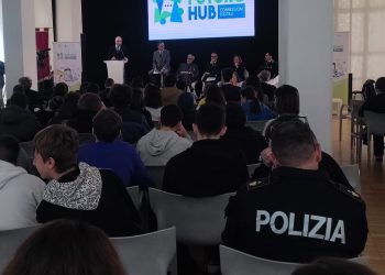 Educare i minori all’uso dei social, De Paulis: pericolosa condivisione di foto e video