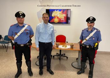 Entra in chiesa e ruba oggetti sacri, identificato e denunciato 50enne