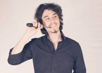 Designer abruzzese vince il premio If award con il suo martello futuristico (foto)