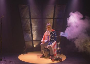 CoSmic di Tony Marzolla chiude la stagione teatrale “Cretivita”