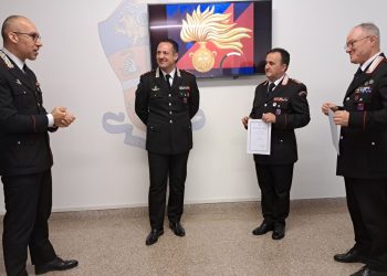 Medaglia d’argento al merito di lungo comando per i luogotenenti Monticelli e Greco (foto)