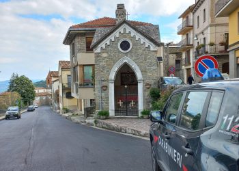 Pietracamela: tenta il suicidio con la bombola del gas, salvato dai carabinieri