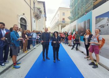 Taglio del nastro ai Quattro Cantoni, inaugurata la mostra diffusa sul sentiero Italia Cai (fotogallery)