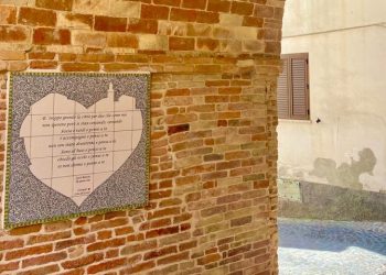 Corropoli città del cuore: nasce la prima galleria all’aperto di quadri di ceramica