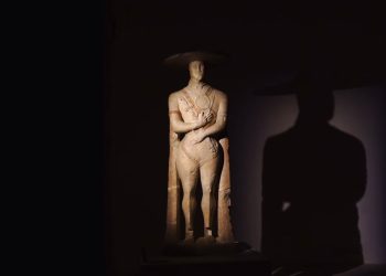 “Il guerriero mi pare strano”, il film inchiesta che mette in dubbio la veridicità della statua di Capestrano