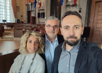 Il Consiglio comunale di Pescara osserva un minuto di silenzio per Berlusconi, M5s lascia l’aula