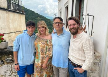 Manila Nazzaro a Pacentro per girare lo spot della “Corsa degli zingari” (Fotogallery)