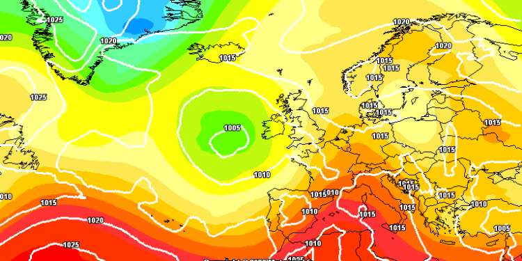 La situazione secondo GFS prevista per le ore 14:00 di Domenica 18 Giugno. Sull'Abruzzo avremo tempo bello e soleggiato, a parte qualche addensamento di poco conto. Temperature in aumento.