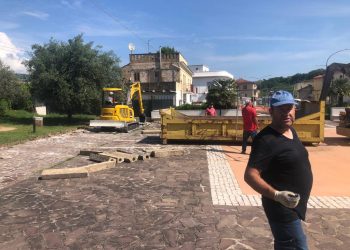 Bolognano, verso la conclusione i lavori in Piazza Azoto: presto intitolazione a Borsellino