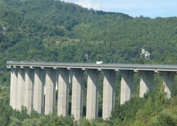 Si getta dal viadotto di Pietrasecca, muore a 32 anni
