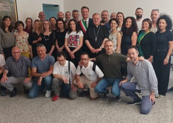 Visita pastorale del vescovo Leuzzi a Montorio, grande emozione per la comunità