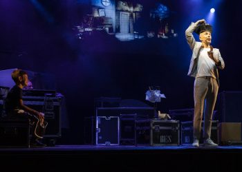 Grande successo per lo spettacolo dell’artista Arturo Brachetti a Teramo