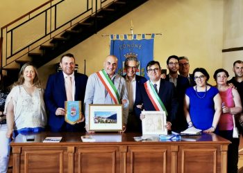 In nome di Santa Petronilla: siglato in Sicilia un patto di amicizia tra Acciano e Assoro