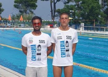 Il pescarese Lorenzo Fuschini e il suo tecnico Trignani in nazionale giovanile nuoto
