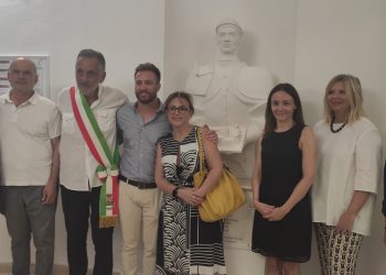 Posizionata la scultura di Giulio Antonio Acquaviva: fondatore della città di Giulianova