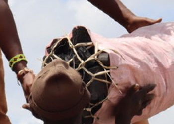 For Kenya, da Pescara in Africa per le scuole e il parco giochi creato con materiali di riciclo