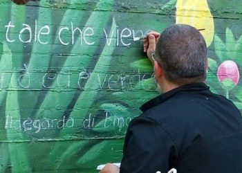 Erbe, fiori e territorio: sabato a Pacentro l’inaugurazione del murale In giardino