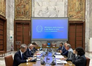 Stellantis, Tavares e Urso: l’obiettivo è un milione di auto in Italia