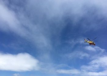 Schianto frontale tra una macchina e uno scooter, grave un ragazzo di 17 anni