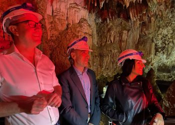 Grotte di Stiffe: dal 21 al 30 luglio la mostra “Percorsi di Luce” di Tina Bellini