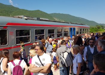 Partito il primo treno del Parco Sirente Velino: oltre 140 turisti dalla Costa (Fotogallery)