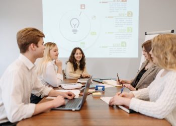 Un webinar di Poste Italiane dedicato alla comunicazione sui social network