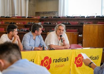 Radicali italiani, raccolte oggi a Pescara le firme per le 6 proposte di legge