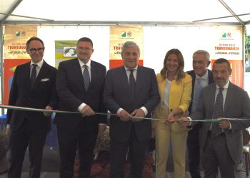Transumanza, il ministro degli esteri Tajani inaugura “Il villaggio del pastore” all’Aquila