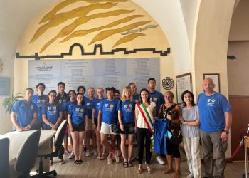 I ragazzi del Camp Azzurro Lions visitano il centro storico e il municipio di Giulianova