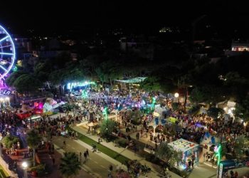 Numeri da record per il carnevale estivo di Giulianova, tanti turisti tra i carri e le attrazioni