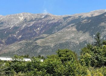 Bonifica sul monte Morrone, elicottero ancora in azione contro ritorno di fiamma