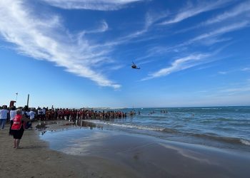 In centinaia per “Papà ti salvo io”, lezioni su come vivere il mare responsabilmente