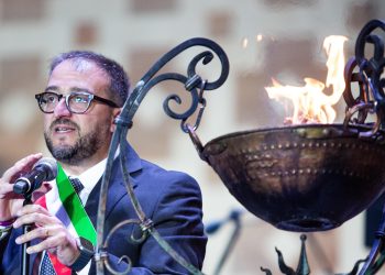 Acceso il braciere della pace: al via la 729sima Perdonanza, il Giubileo più antico della storia 