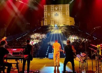 Raf in concerto ai Cantieri dell’Immaginario: “Lo spettacolo è questa scalinata”