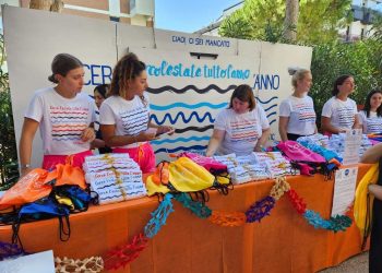 Ferragosto di solidarietà sulla spiaggia di Giulianova, gli aquiloni per l’ospedale di Emergency