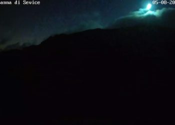 “Bolide” avvistato nei cieli d’Abruzzo, fenomeno registrato dalla webcam della stazione meteo Caput Frigoris