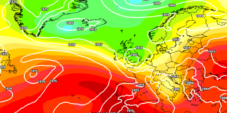 La situazione ad 850 hpa prevista da GFS per le ore 14:00 di Sabato 5 Agosto. Sull'Abruzzo, condizioni di tempo diffusamente instabie con rovesci, quasi ovunque. Temperature in calo.