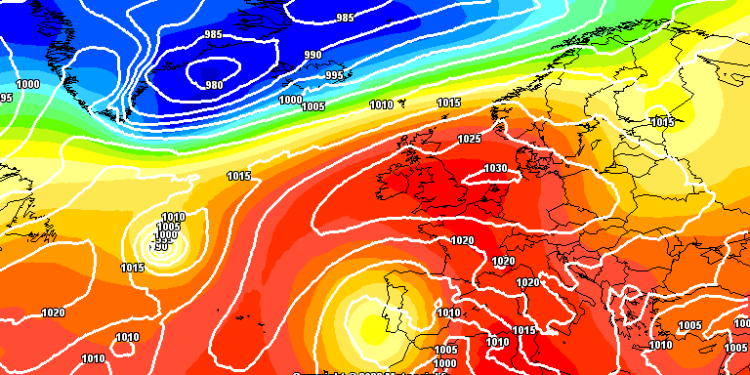 Il modello americano GFS vede questa situazione a 500 hpa per le ore 14:00 di Domenica 3 Settembre. Sulla nostra regione, cielo poco nuvoloso e temperature in aumento (+15/+19°c ad 850 hpa)